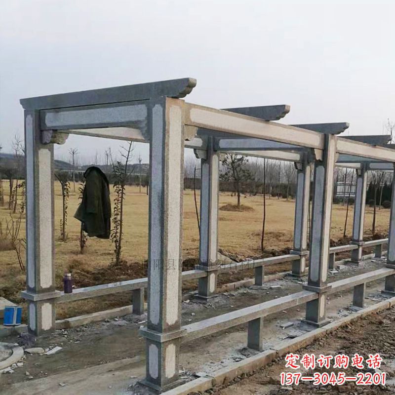 南京青石花架雕塑是由技艺精湛的艺术家设计并制…