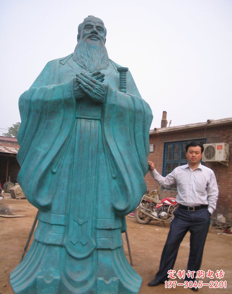 南京来自中国历史的经典孔子雕塑