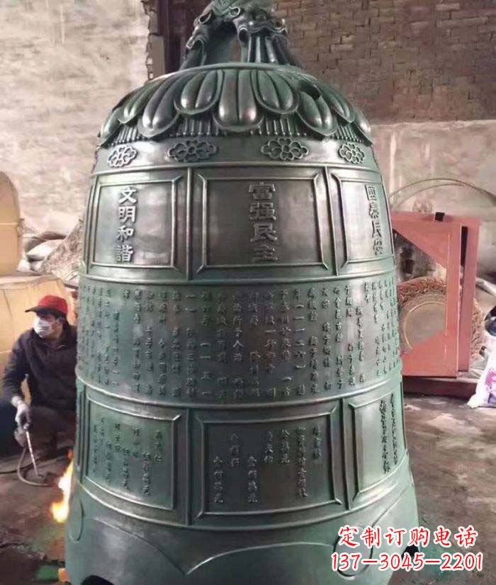 南京古典铜钟雕塑,装点家园
