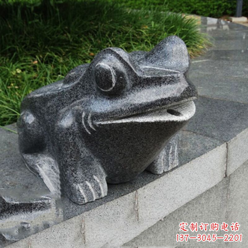 南京活力四射的青蛙喷水雕塑
