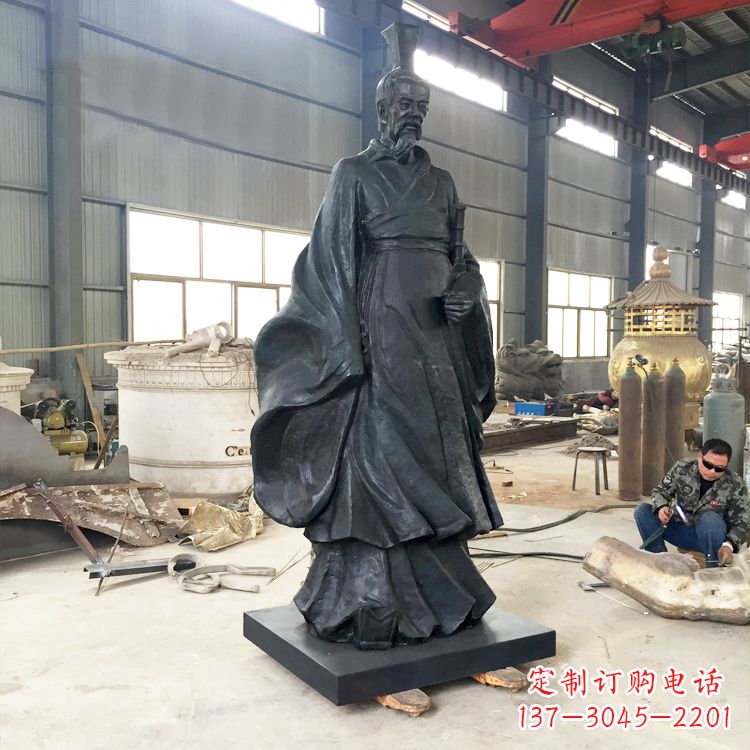 南京体现古典韵味,屈原铜雕塑!