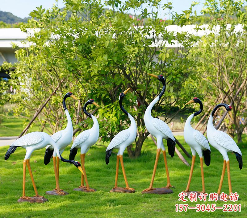 南京若尔盖草原仙鹤,瑰丽雕塑令人驻足