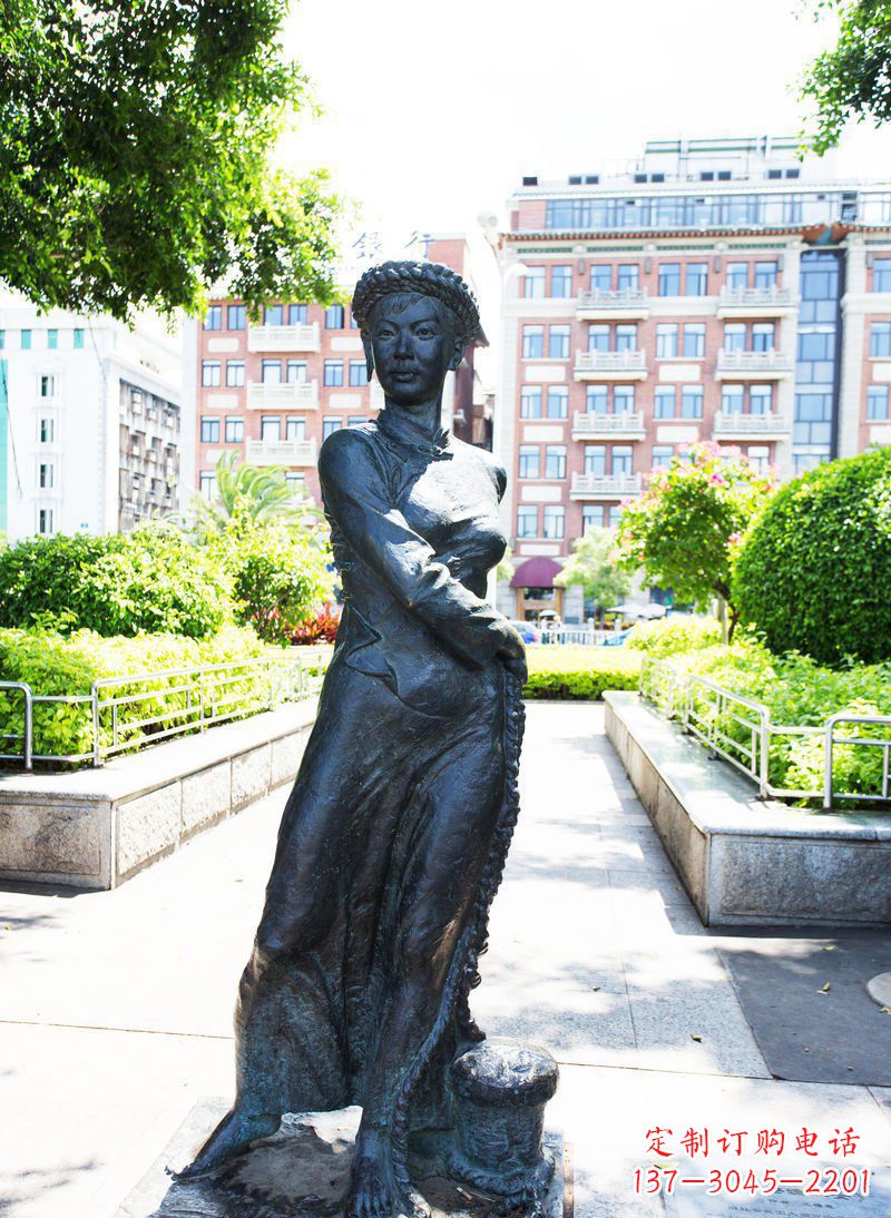 南京民族风情女性青铜雕塑