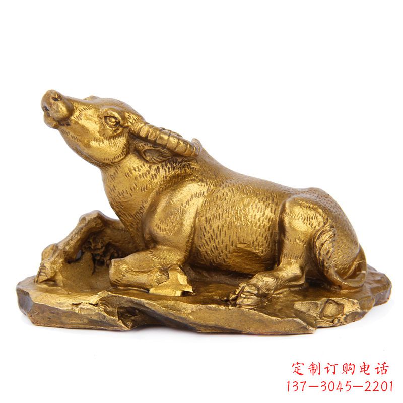 南京优雅高贵的铸铜牛雕塑