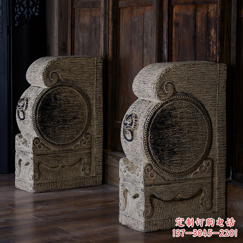 南京风格独特的室外门墩雕塑