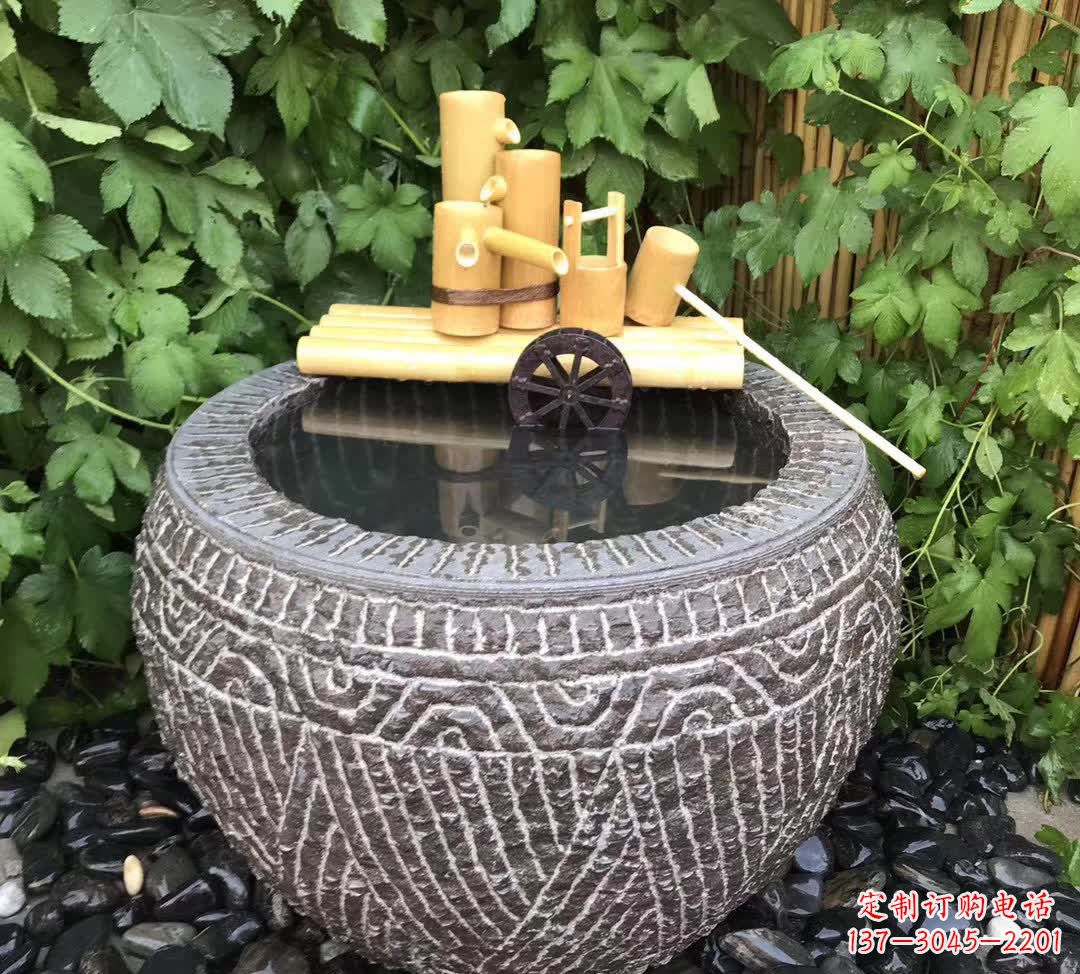 南京异彩纷呈的水缸雕塑