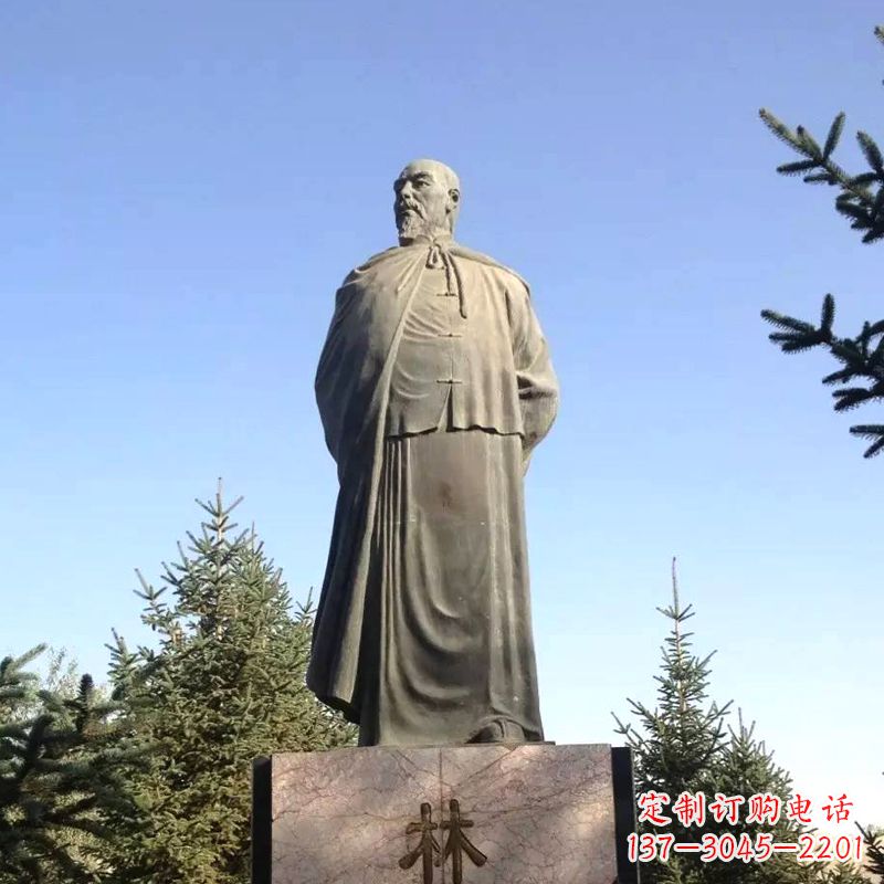 南京令人敬畏的林则徐雕像