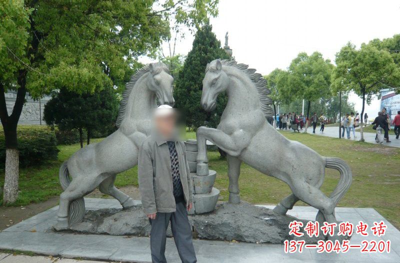 南京以马为主题的石雕艺术品