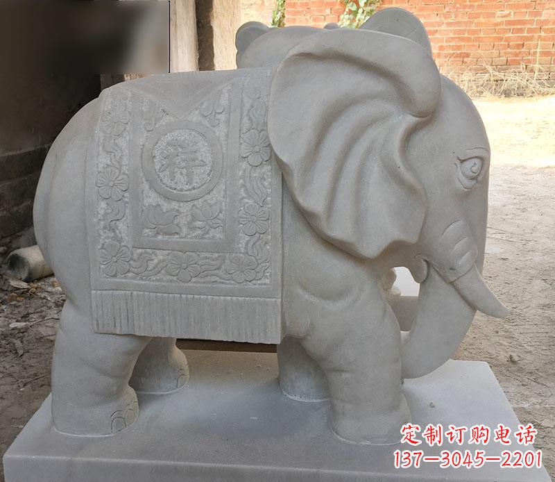 南京风格多样的大象雕塑