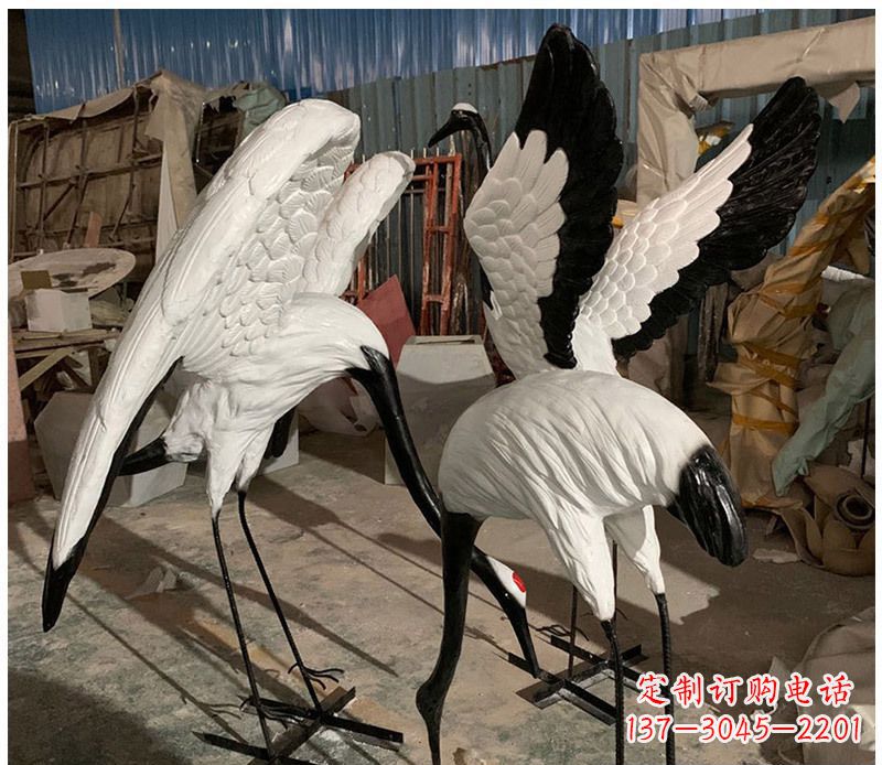 南京石雕展翅丹顶鹤动物雕塑