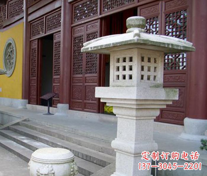 南京寺庙景观镂空石灯石雕