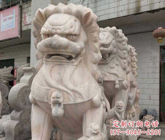 南京寺庙景观晚霞红狮子石雕