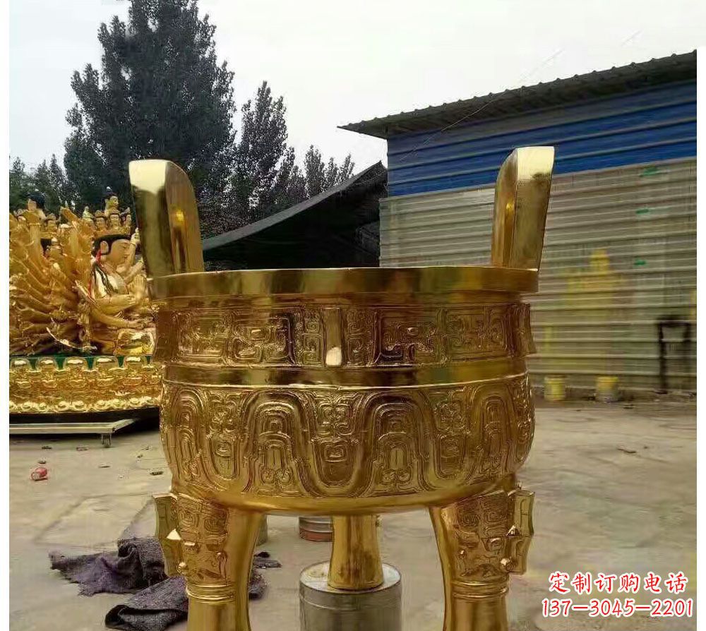 南京寺庙三足圆形香炉铜雕