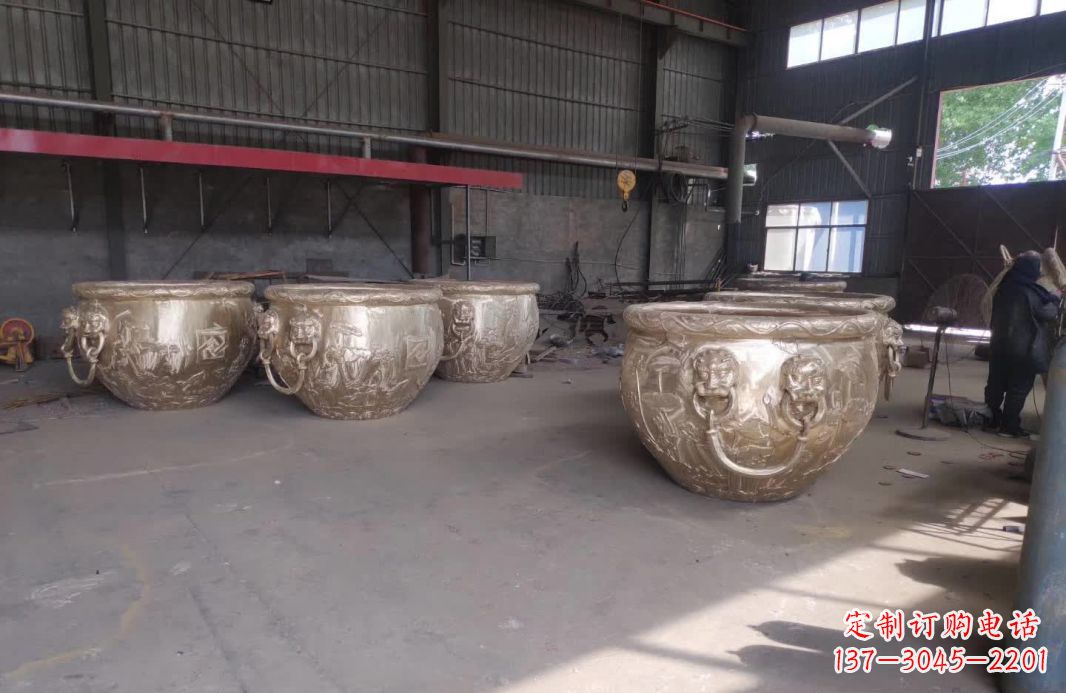 南京寺庙水缸铜雕塑