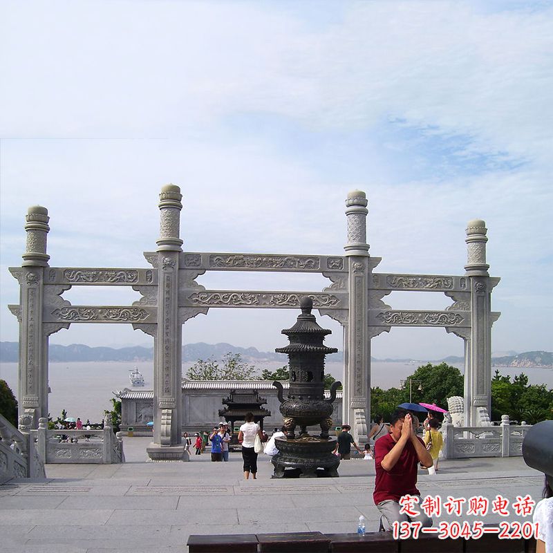 南京寺院冲天式石雕牌坊