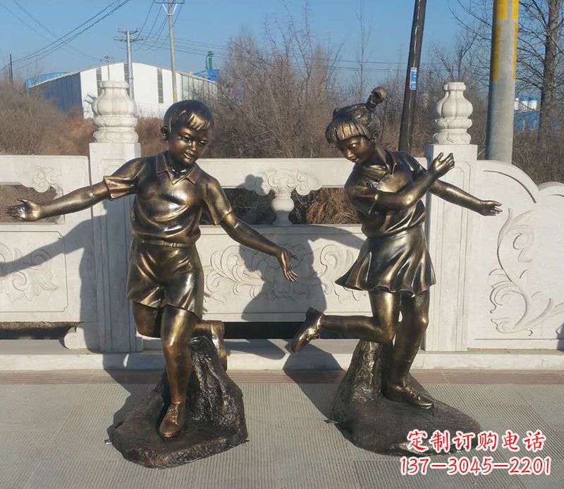 南京踢毽子的儿童铜雕