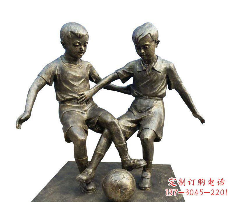 南京踢足球的儿童铜雕 (2)