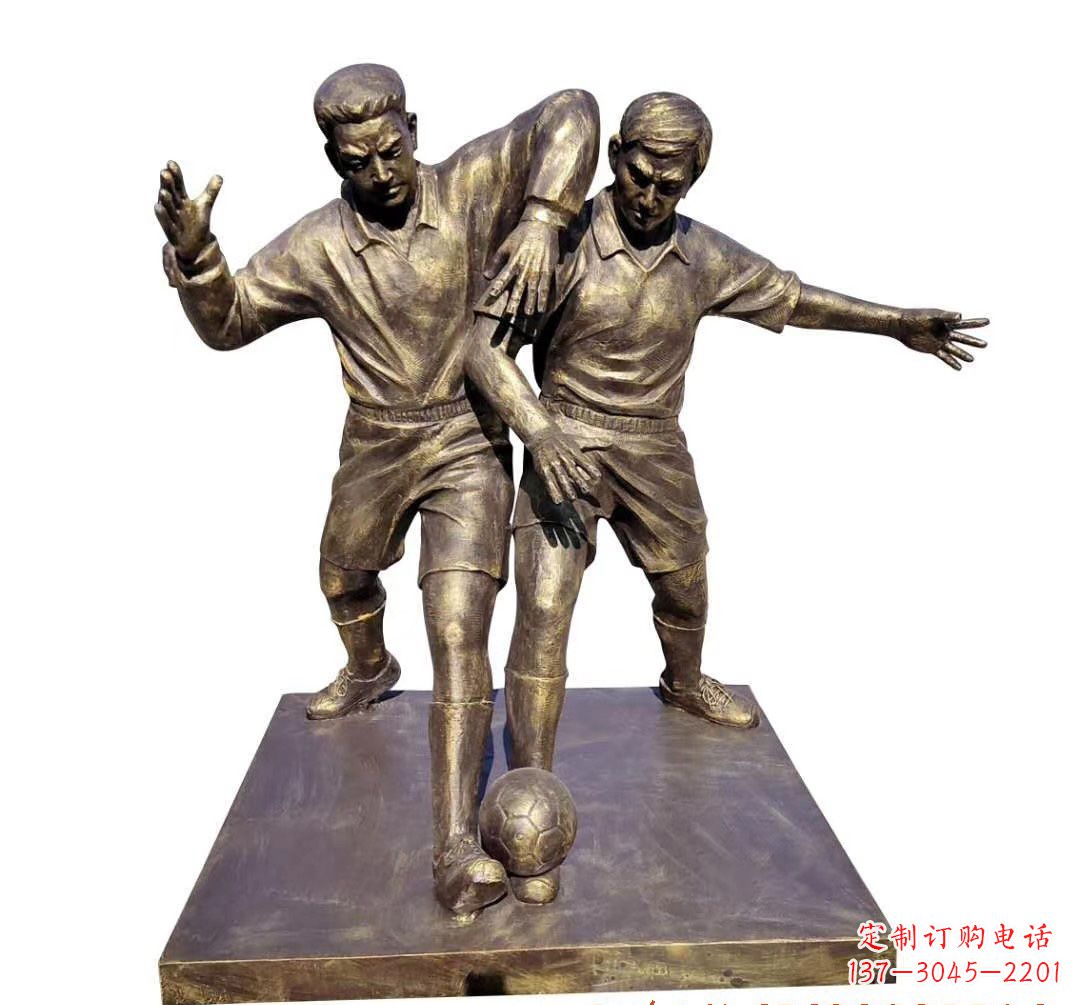南京踢足球人物铜雕