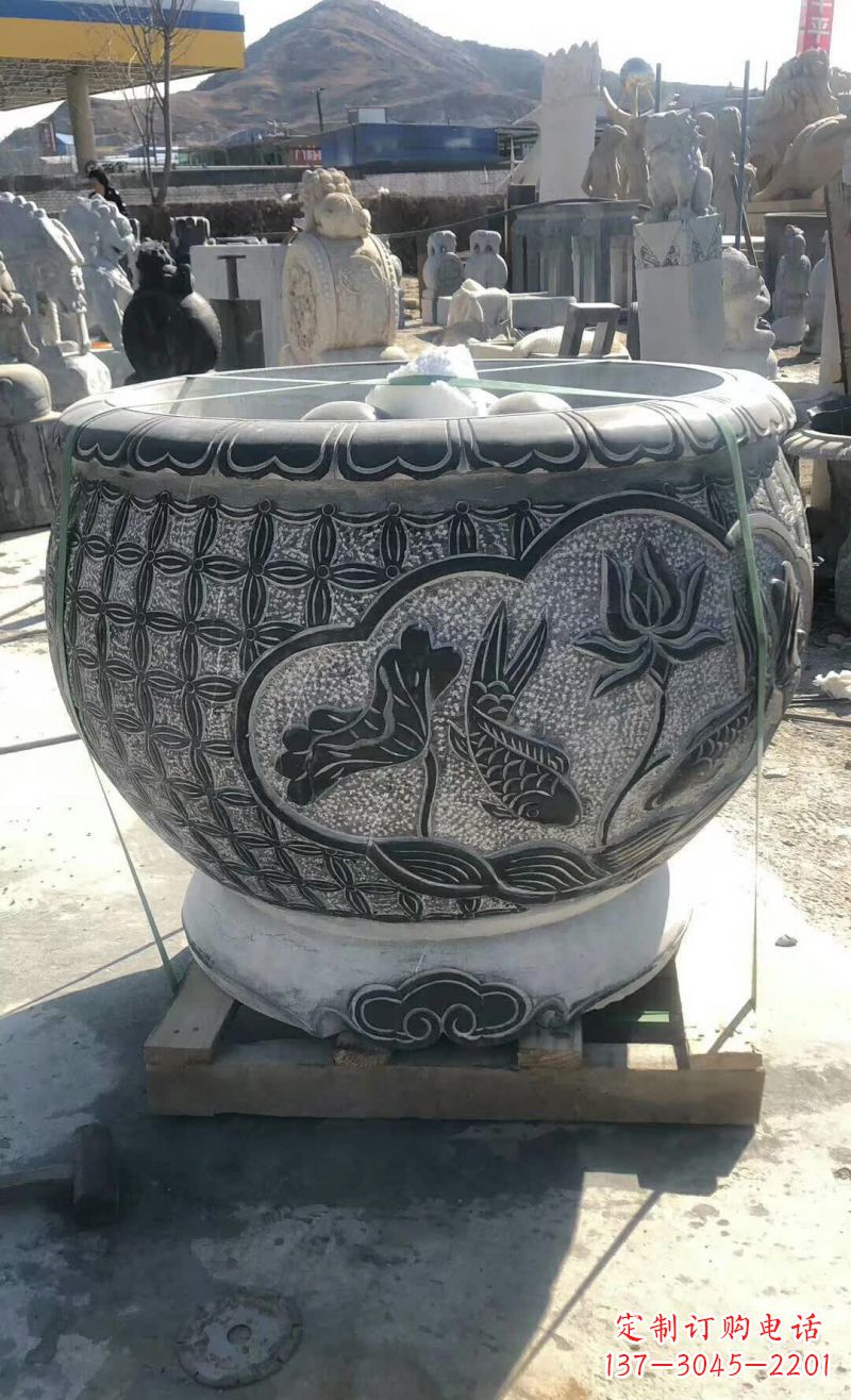 南京庭院圆形石浮雕水缸
