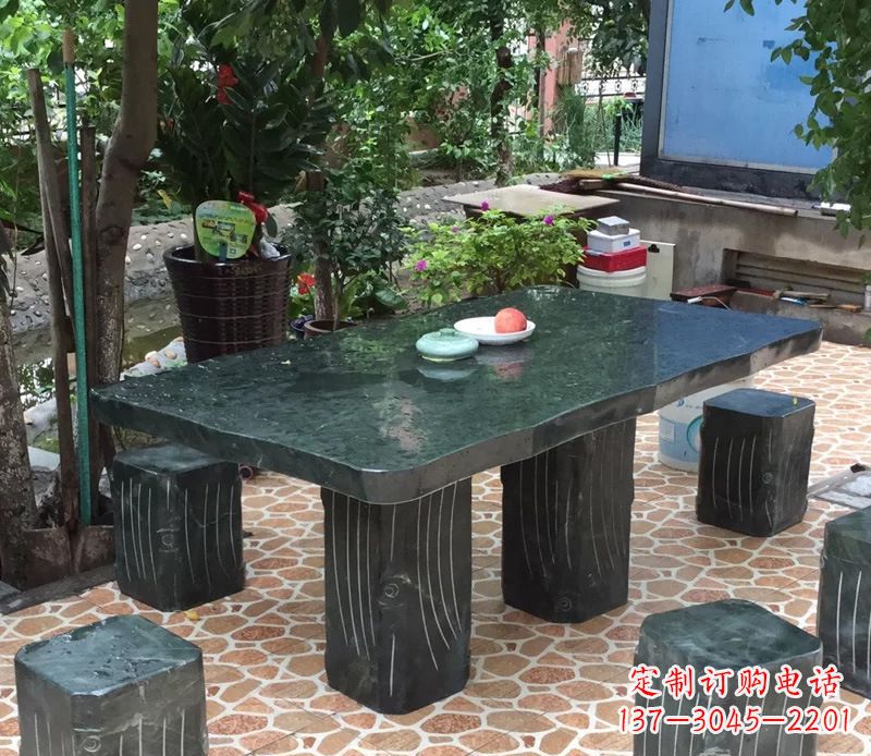 南京庭院长方形石桌凳雕塑