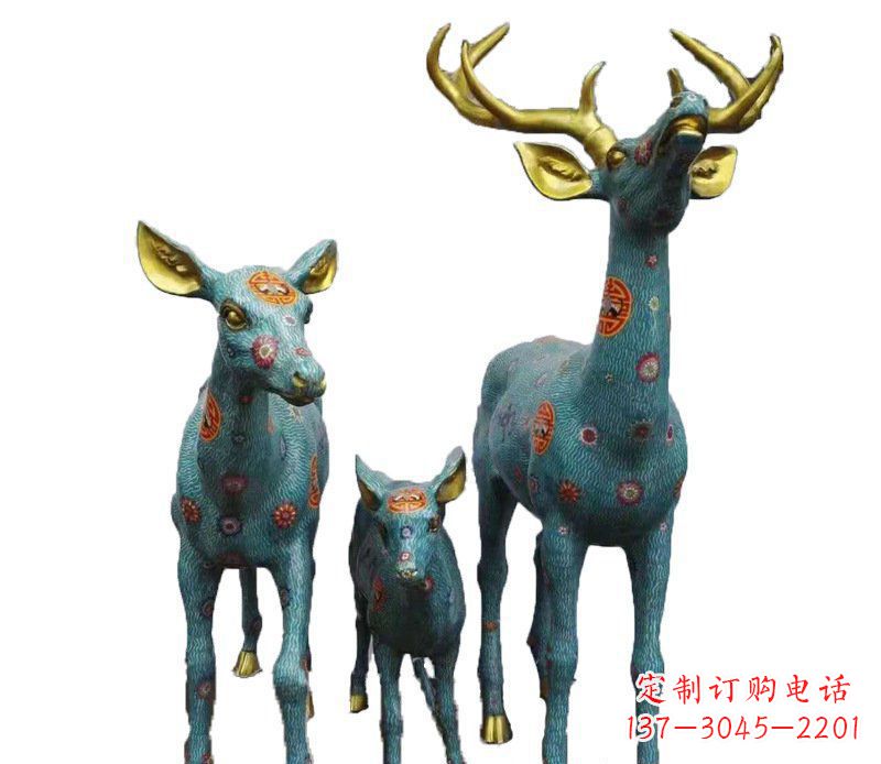 南京铜雕彩绘梅花鹿一家雕塑