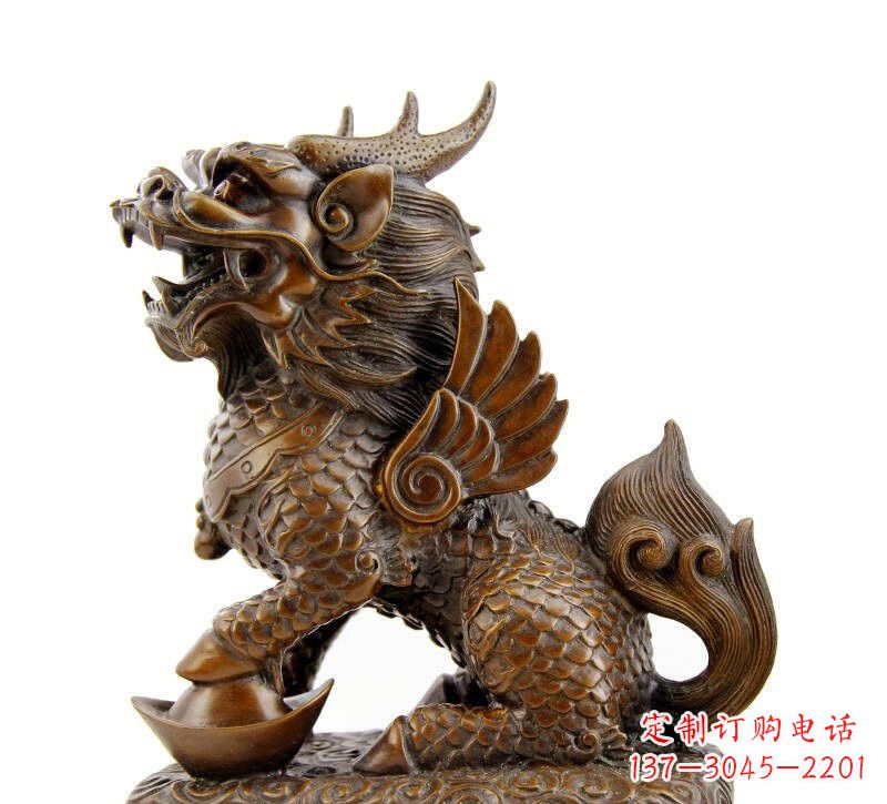 南京铜雕踩元宝麒麟