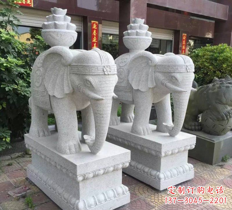 南京驮元宝的大象石雕