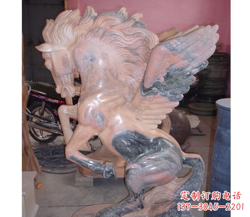 南京晚霞红奔马石雕