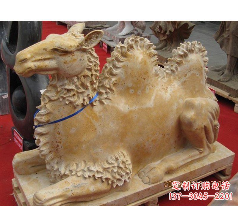南京晚霞红动物骆驼石雕