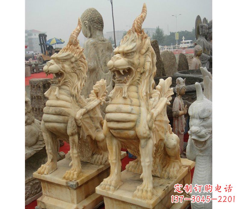 南京晚霞红独角兽雕塑