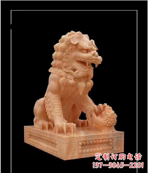 南京晚霞红故宫狮子雕塑