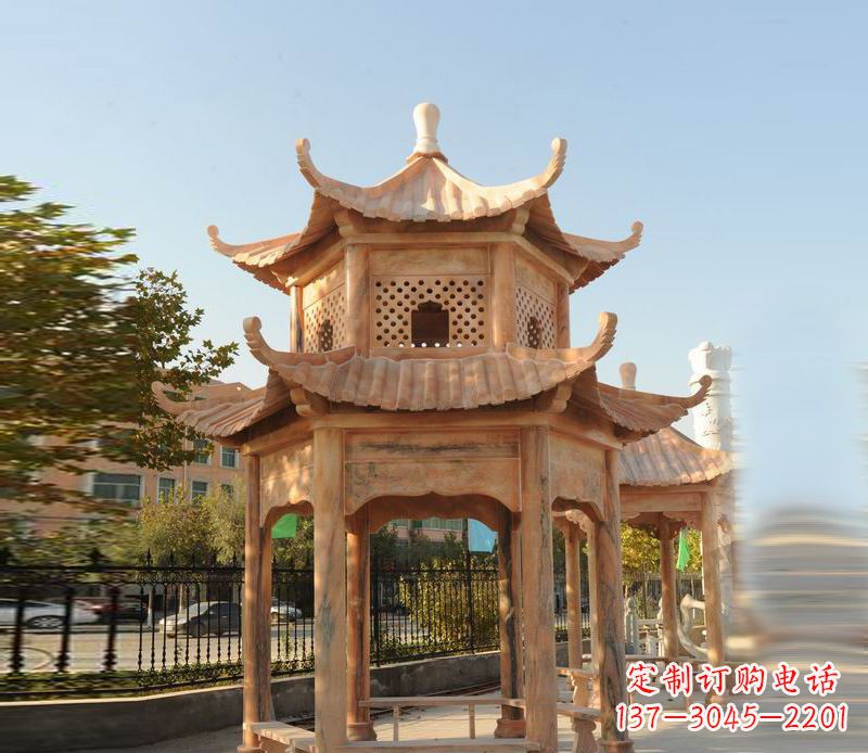 南京晚霞红景区休息凉亭