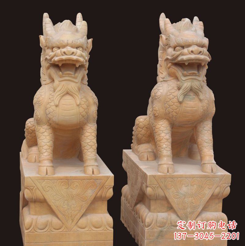 南京晚霞红门口坐式麒麟石雕