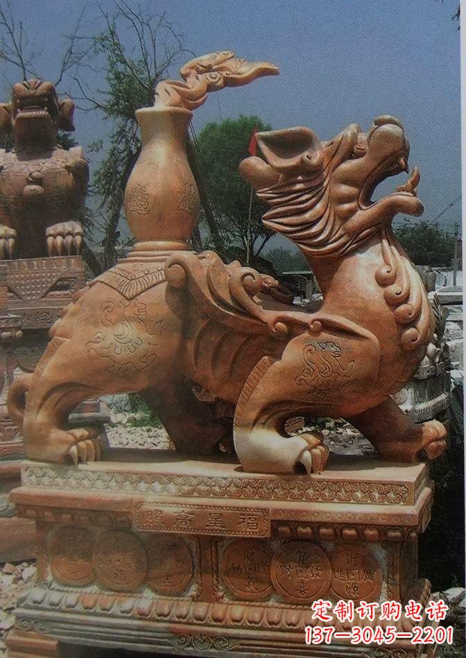 南京晚霞红貔貅石雕