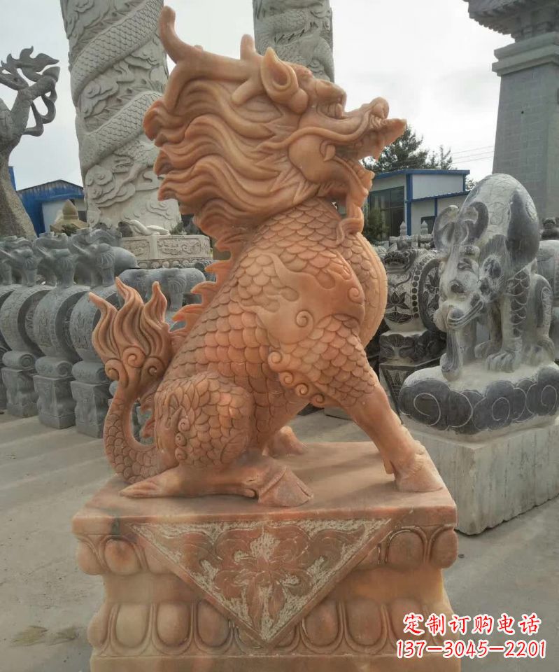 南京晚霞红麒麟雕塑1
