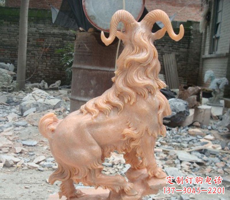 南京晚霞红山羊石雕 