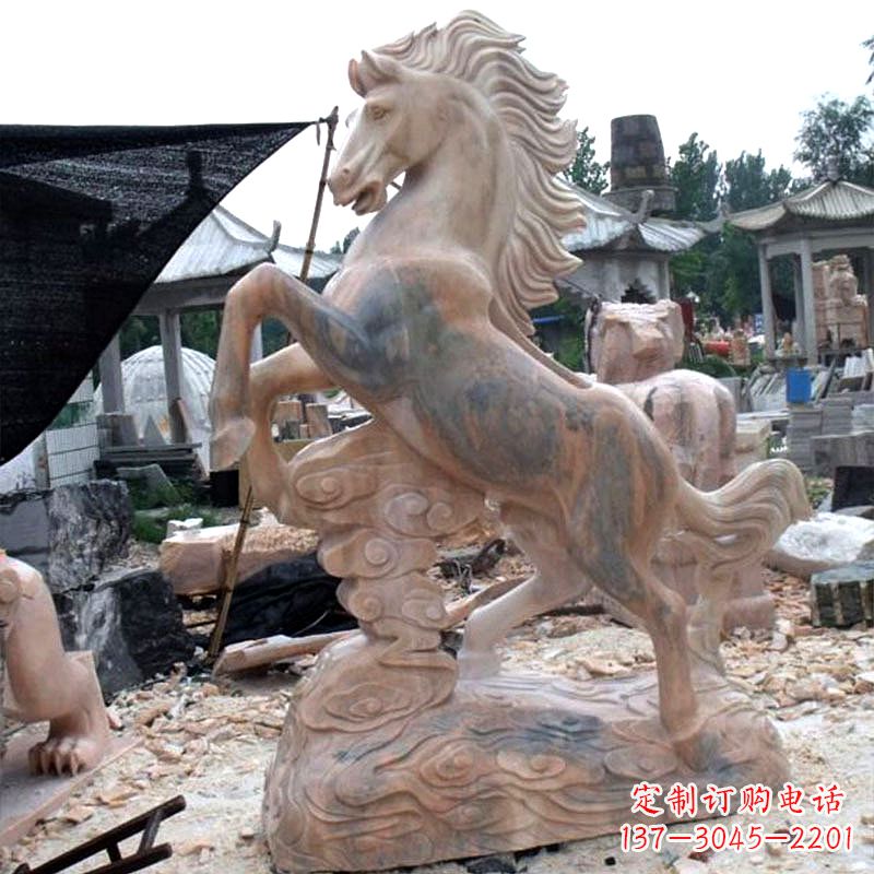 南京晚霞红石雕马生肖动物雕塑