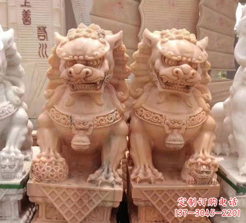 南京晚霞红石雕狮子