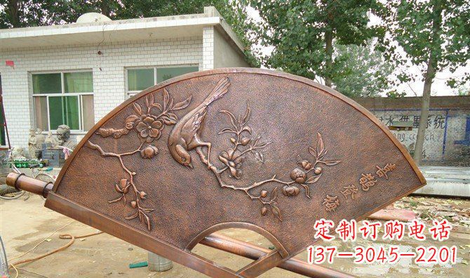 南京喜鹊登梅扇子景观铜浮雕