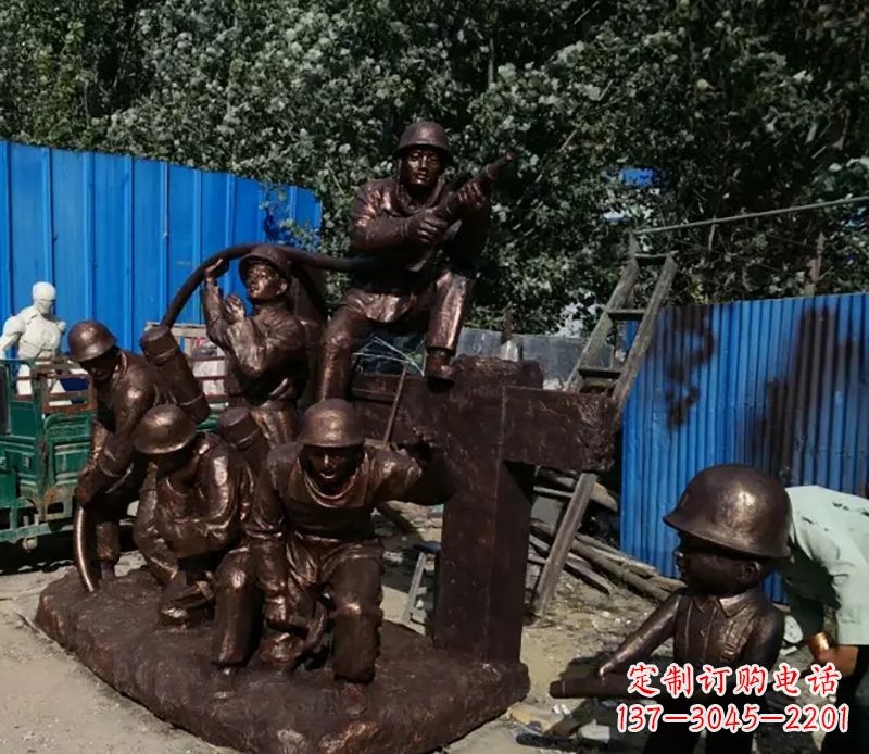 南京消防员灭火景观雕塑