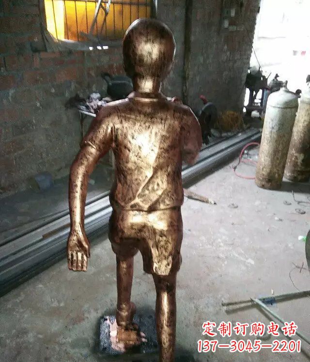 南京小孩跑步公园人物铜雕 (2)