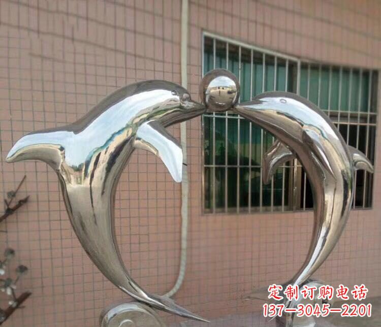 南京校园不锈钢海豚顶球雕塑