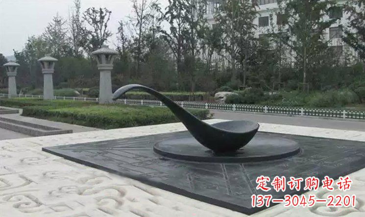 南京校园古代指南针司南铜雕