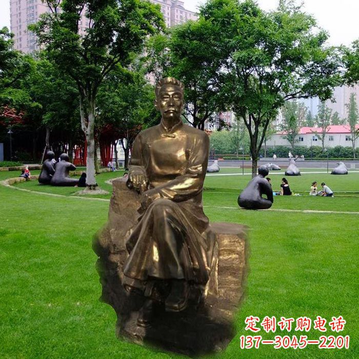 南京校园名人鲁迅先生玻璃钢仿铜雕像