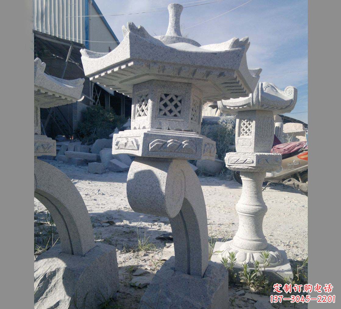 南京园林景观草坪石灯雕塑