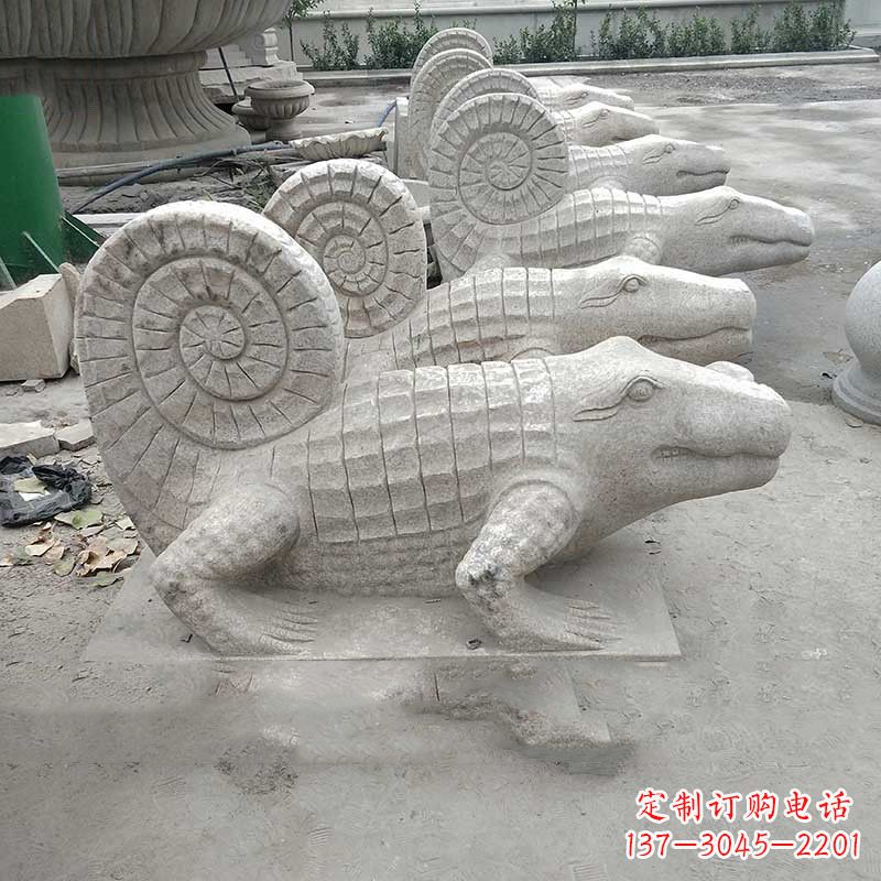 南京园林水池水景鳄鱼砂岩喷水雕塑