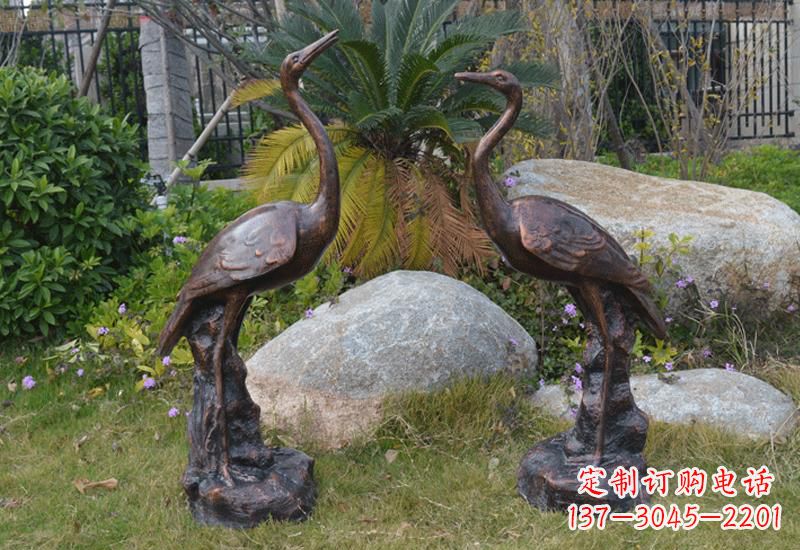 南京站立仙鹤雕塑 (2)
