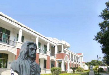 南京校园名人牛顿石雕头像