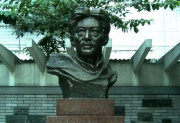 南京校园名人徐悲鸿头像雕塑
