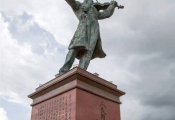 南京音乐家聂耳拉小提琴景观名人雕塑